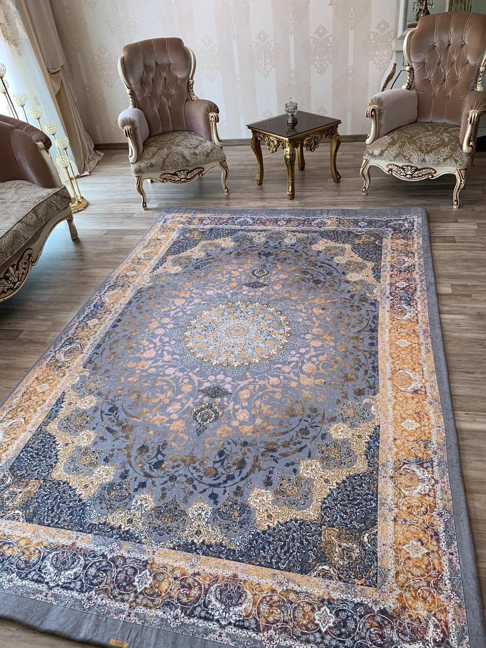 روفرشی کشدار جنس مخمل طرح پرطرفدار طوسی طلایی