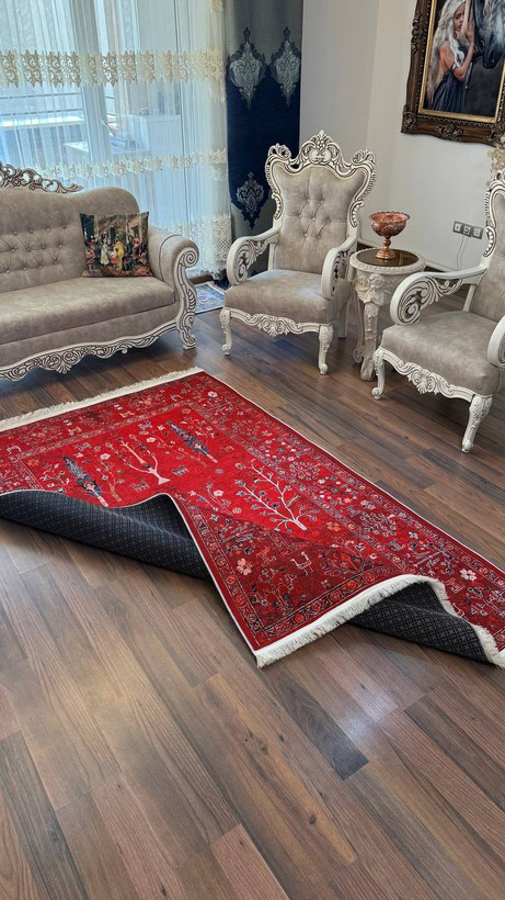 فرشینه جنس نرم ومخملی زیره استپ دار طرح لاکی
